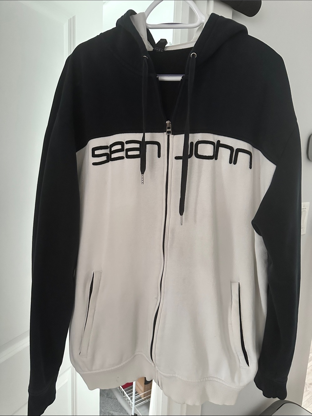 Sean John Black on White Contrast Zip-Up Sweatshirt Hoodie
